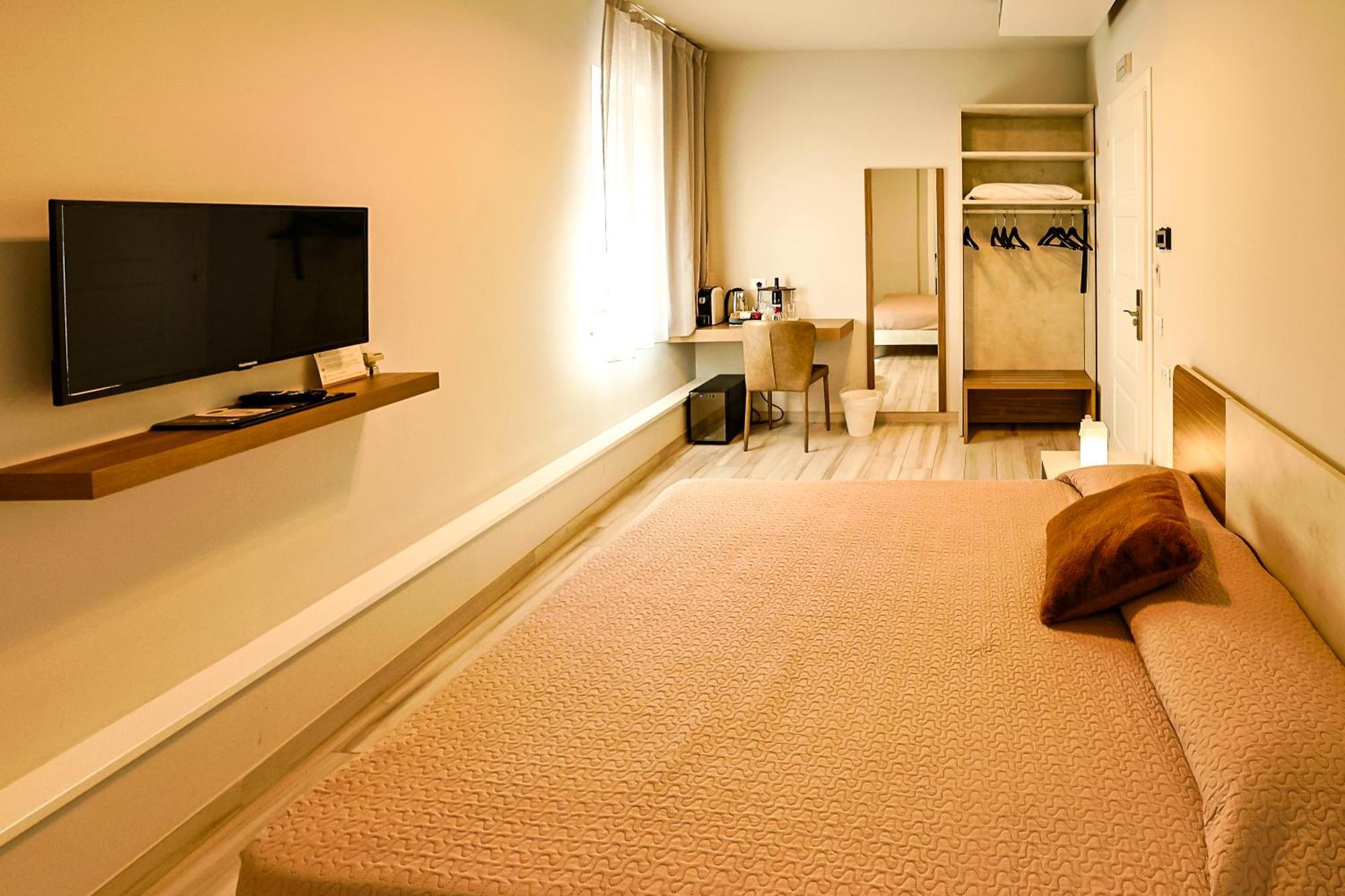 Le Suite Polistena Luaran gambar